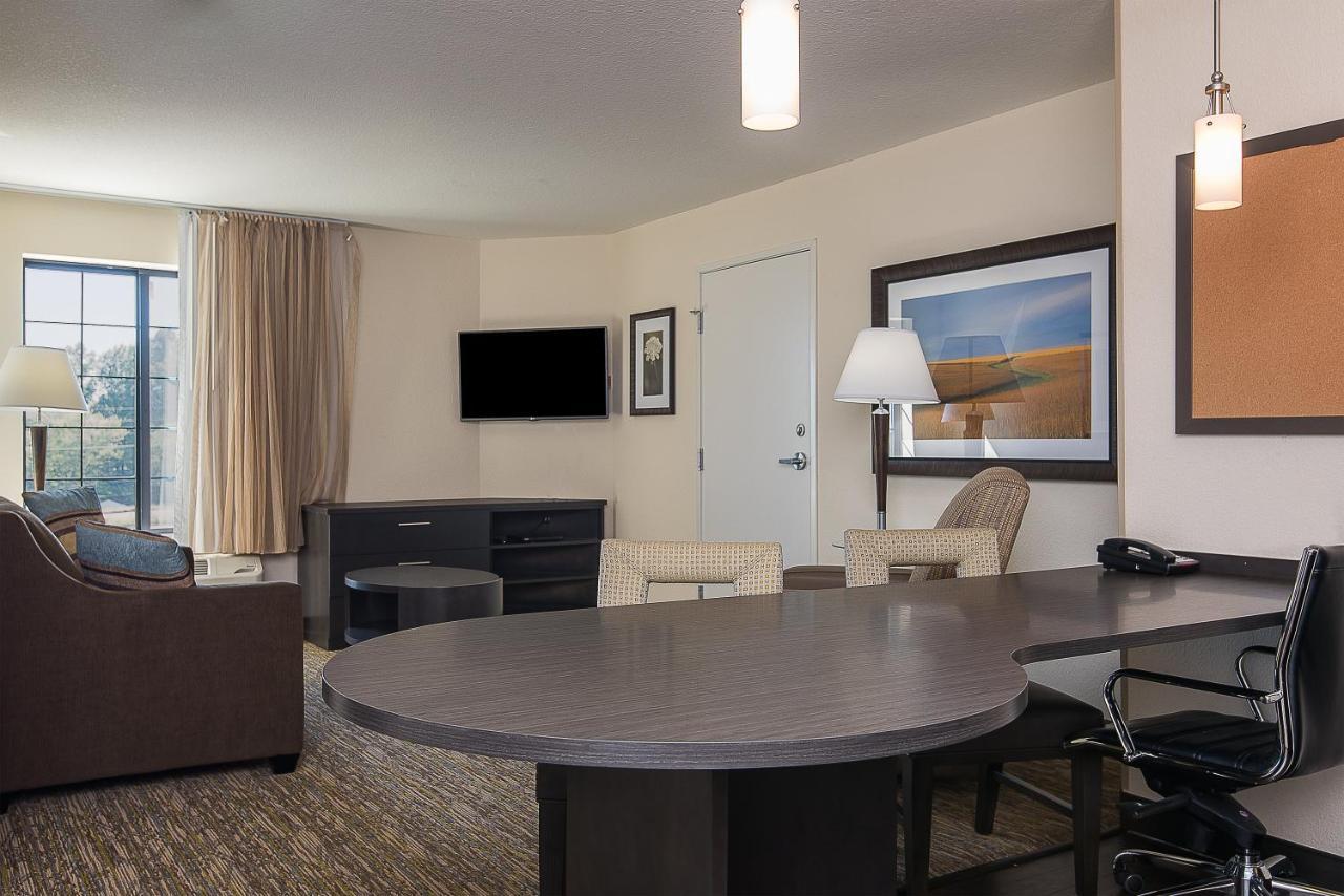 Candlewood Suites Bloomington By Ihg Exterior foto